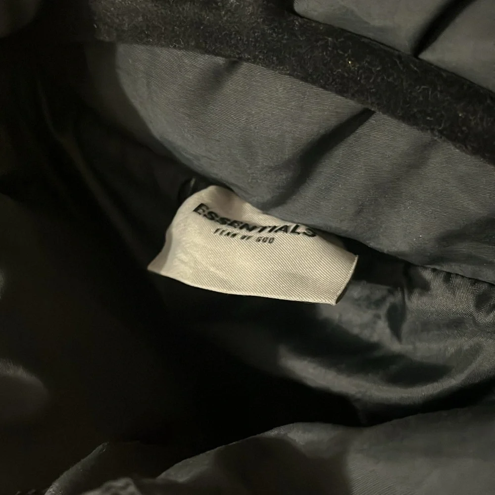 Essentials Puffer - Picture 3 of 10